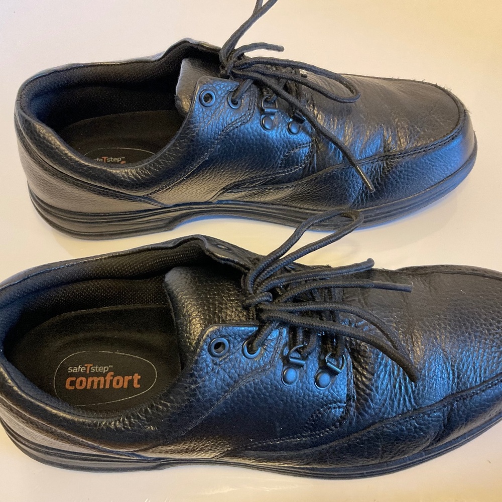 14W Slip Resistant Shoes